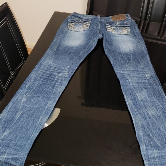 Blue jeans - Picture 3 of 4